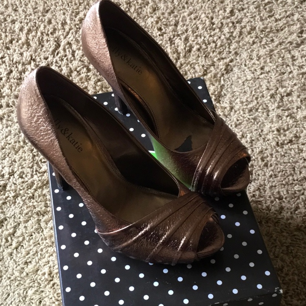 Kelly & Katie Dannah pump